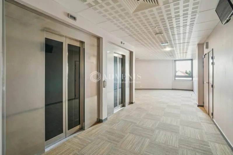 Office in Villiers-sur-Marne to rent - Interior Photo - Image 3 of 12