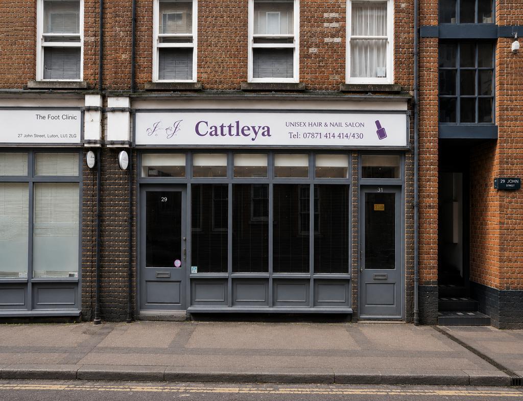 29 John St, Luton to rent Building Photo- Image 1 of 2