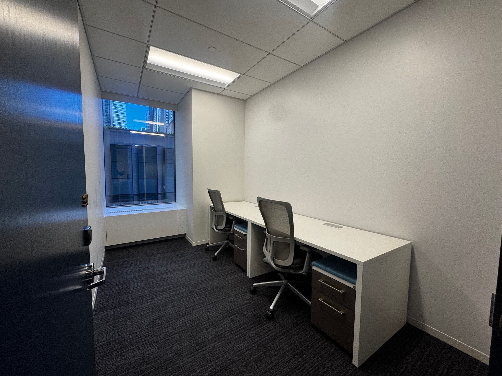 1185 Avenue of the Americas, New York, NY to rent Interior Photo- Image 1 of 2