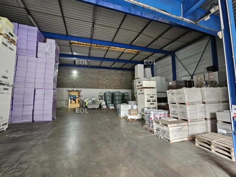 Light Industrial in Vitry-sur-Seine to rent - Interior Photo - Image 2 of 11