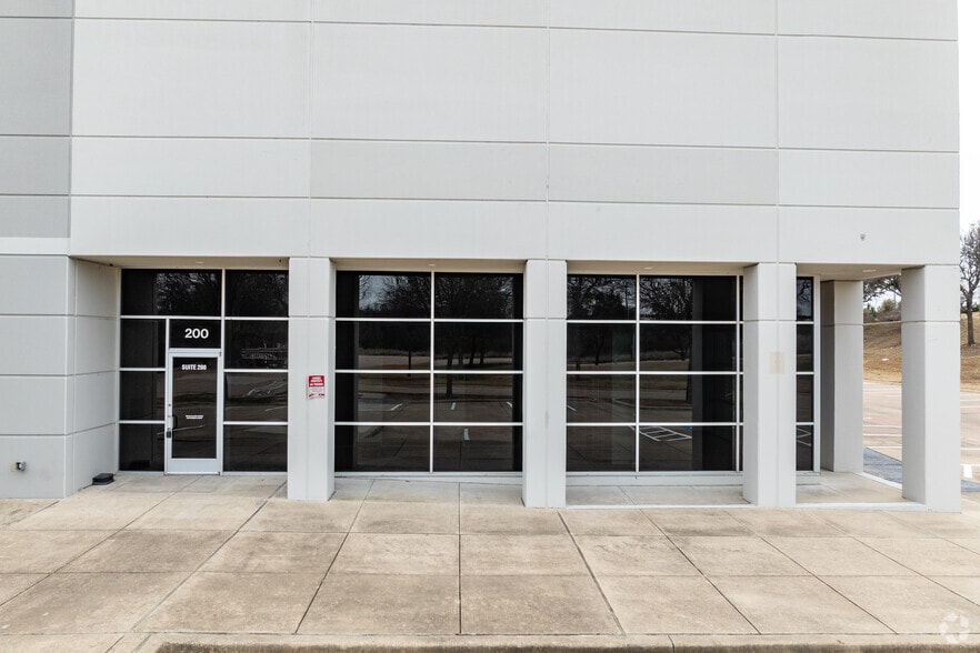 510 N Peachtree Rd, Mesquite, TX to rent - Building Photo - Image 3 of 8