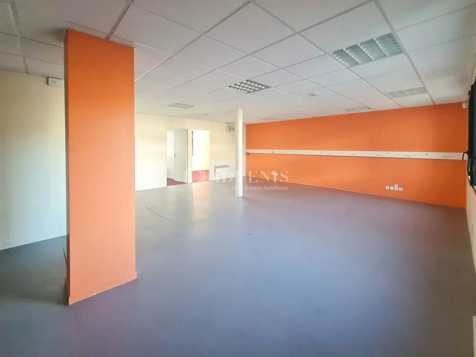 Location Bureaux 117 m² - Photo 1