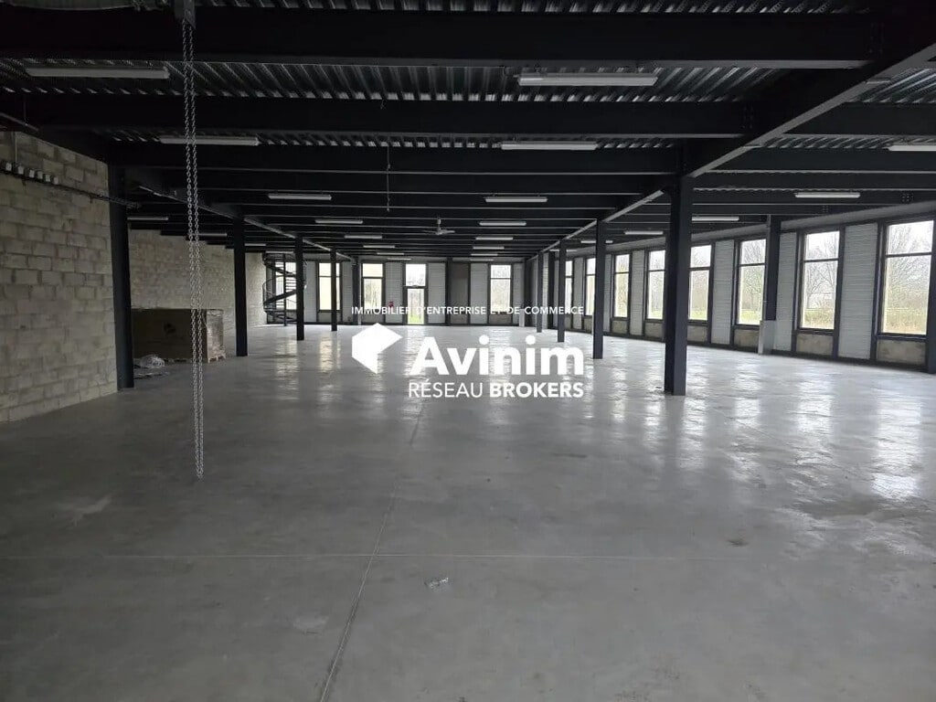 Vente Bureaux 1 971 m² - Photo 1