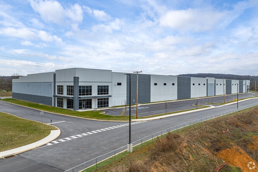 520 Busser Rd, York, PA to rent - Building Photo - Image 3 of 5