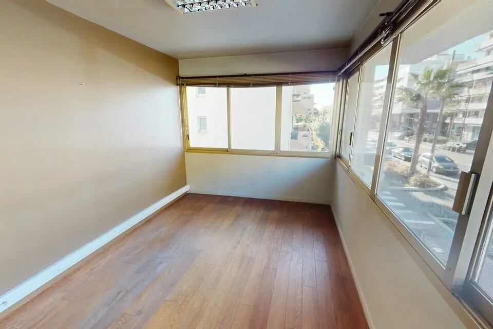 Location Bureaux 52 m² - Photo 1
