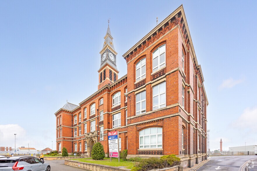 Cleethorpe Rd, Grimsby to rent - Building Photo - Image 3 of 3