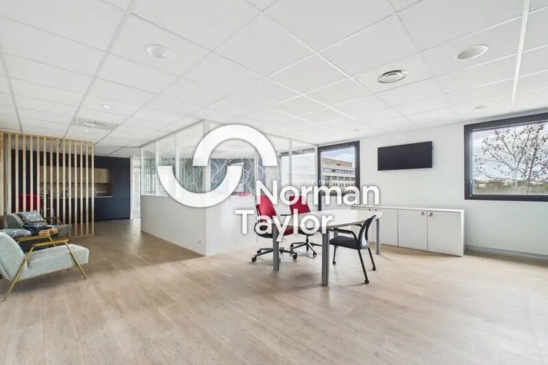 Office in Montpellier to rent - Building Photo - Image 2 of 8