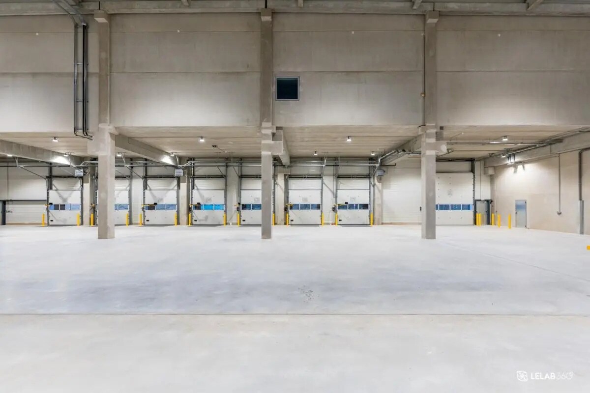 Industrial in Conflans-Sainte-Honorine to rent Interior Photo- Image 1 of 8