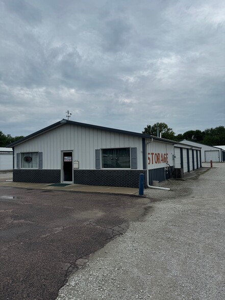 Onawa Self Storage portfolio of 3 properties for sale on LoopNet.co.uk - Building Photo - Image 1 of 12