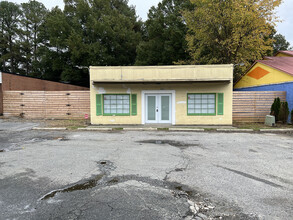 610 W Sugar Creek Rd, Charlotte, NC for sale Building Photo- Image 1 of 1