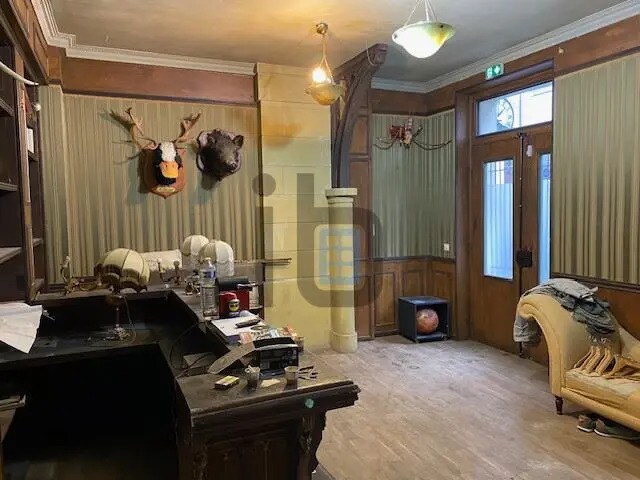Retail in Paris to rent - Interior Photo - Image 1 of 7