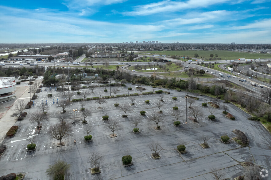 4100 Northgate Blvd, Sacramento, CA for rent - Aerial - Image 3 of 4