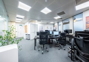 66 Buckingham Gate, London to rent Interior Photo- Image 2 of 8