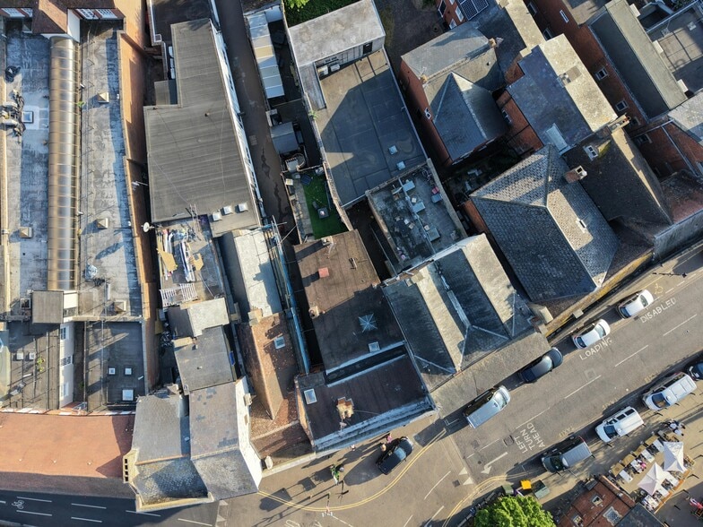 10 Market Sq, Leighton Buzzard for sale - Aerial - Image 3 of 13