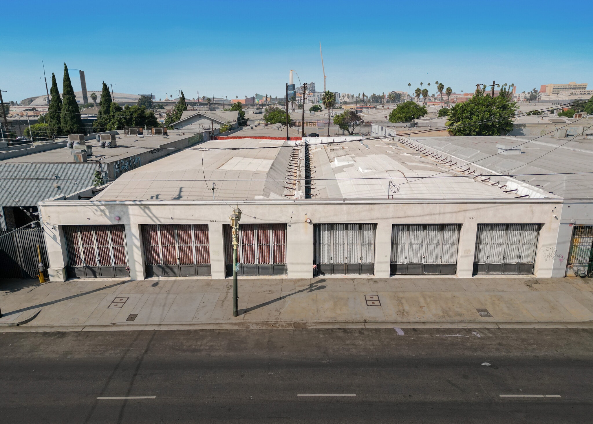 3841 Broadway Pl, Los Angeles, CA to rent Primary Photo- Image 1 of 15