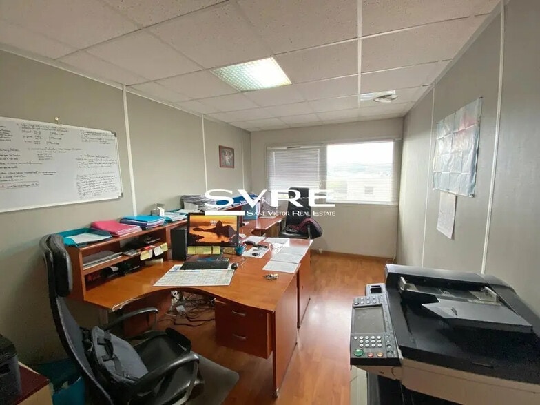 Office in Vitrolles to rent - Building Photo - Image 3 of 3