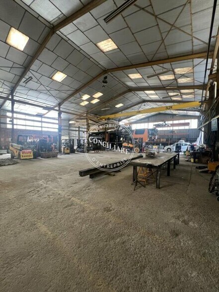 Industrial in Villeneuve-lès-Bouloc for sale - Building Photo - Image 1 of 5