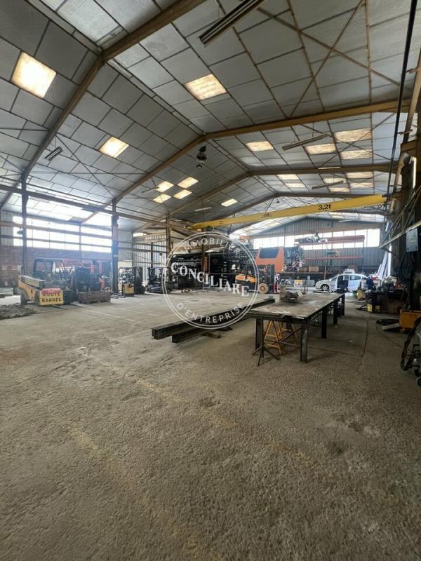 Industrial in Villeneuve-lès-Bouloc for sale Building Photo- Image 1 of 6