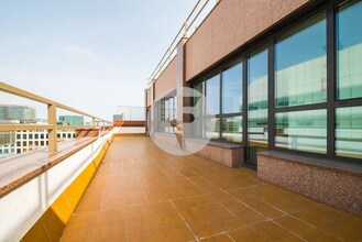 Office in Barcelona, Barcelona to rent Building Photo- Image 2 of 7