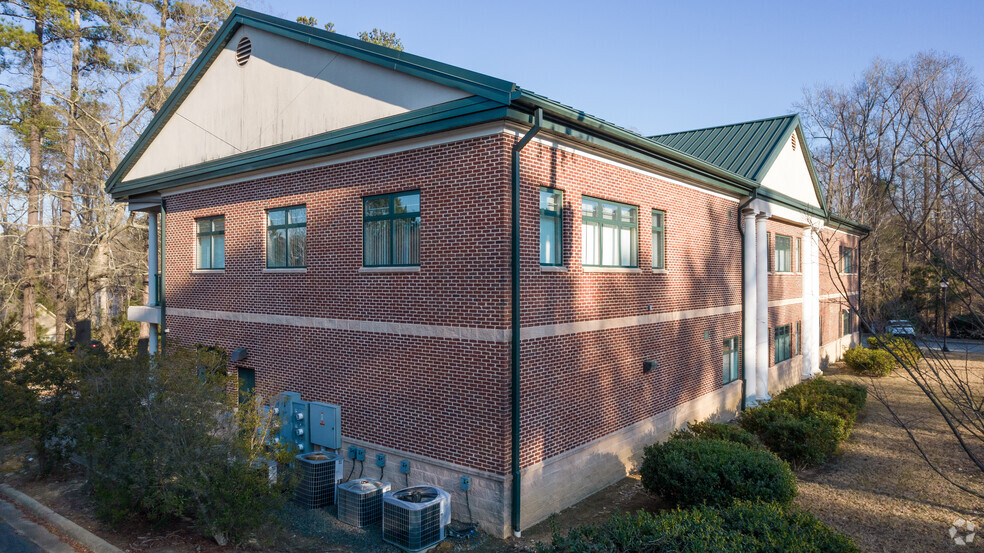 1701 Center St, Apex, NC for rent - Building Photo - Image 3 of 16