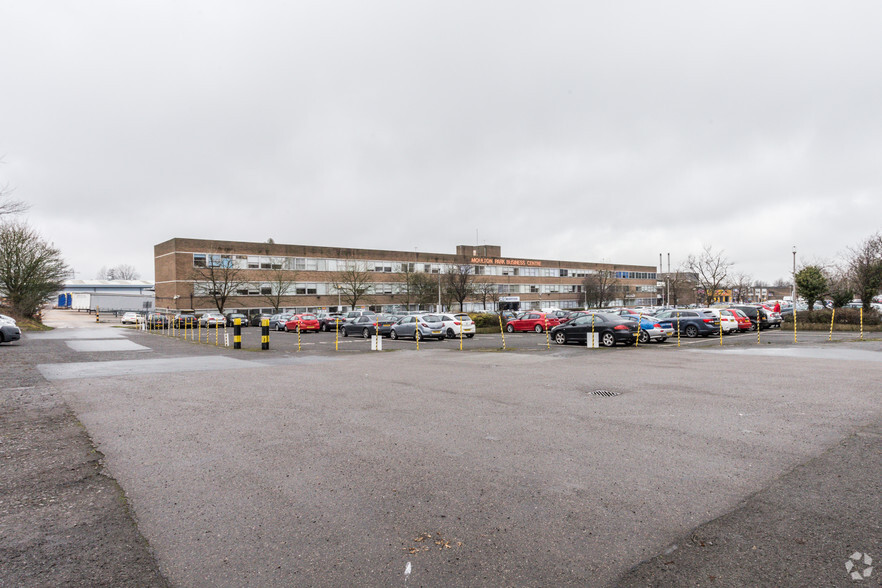 Redhouse Rd, Northampton for rent - Building Photo - Image 1 of 9