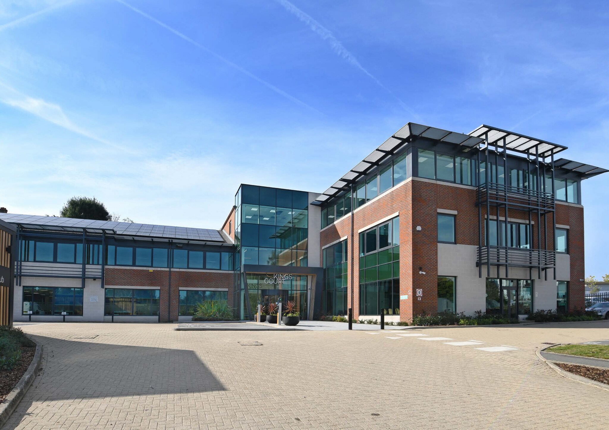 41-51 Kingston Rd, Leatherhead to rent Building Photo- Image 1 of 10