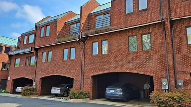 6720-6732 Old McLean Village Dr, McLean, VA for sale Building Photo- Image 1 of 1