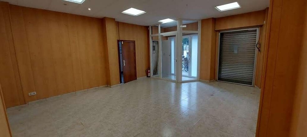 Retail in Barcelona, Barcelona to rent - Interior Photo - Image 1 of 1