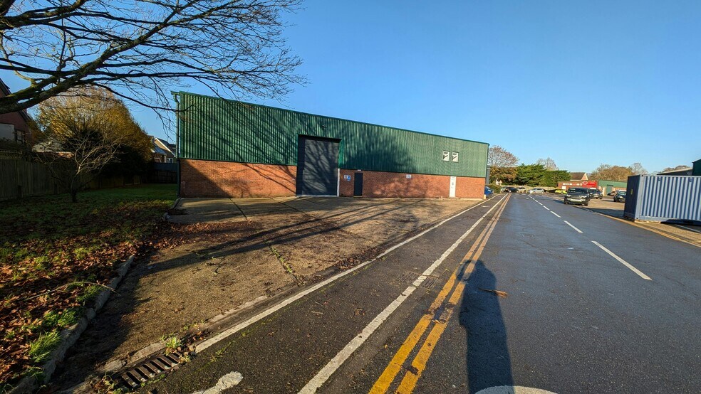 Southampton Rd, Ringwood to rent - Building Photo - Image 3 of 13