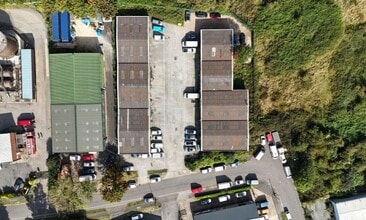 Units 1-10 Crofton Dr, Lincoln to rent Building Photo- Image 2 of 4