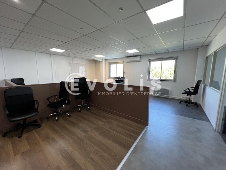 Office in Neuilly-Plaisance to rent - Interior Photo - Image 2 of 9
