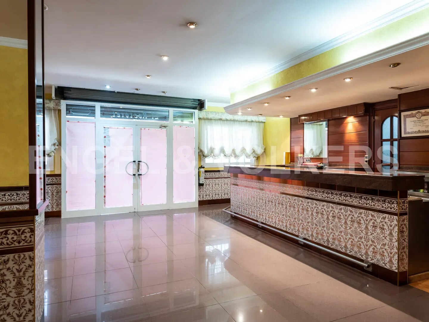 Retail in Viladecans, Barcelona for sale Interior Photo- Image 1 of 19