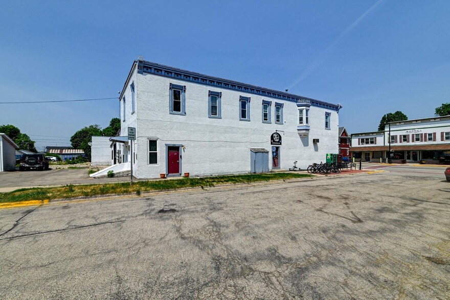 200 W Main St, Waunakee, WI for sale - Building Photo - Image 3 of 52