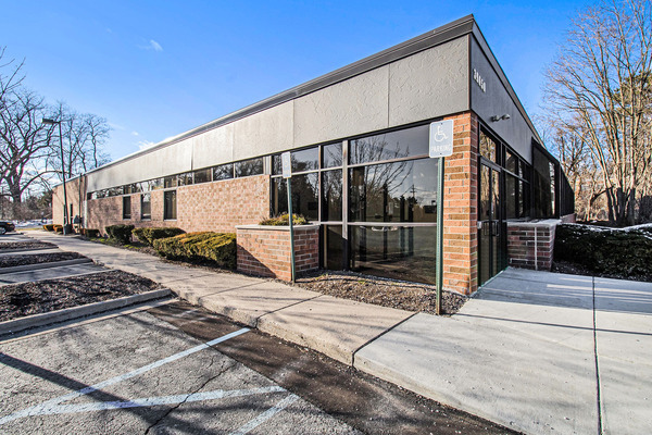 39650 Orchard Hill Pl, Novi, MI for sale - Building Photo - Image 1 of 1