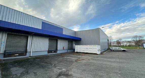 Light Industrial in Louvres to rent - Building Photo - Image 3 of 10