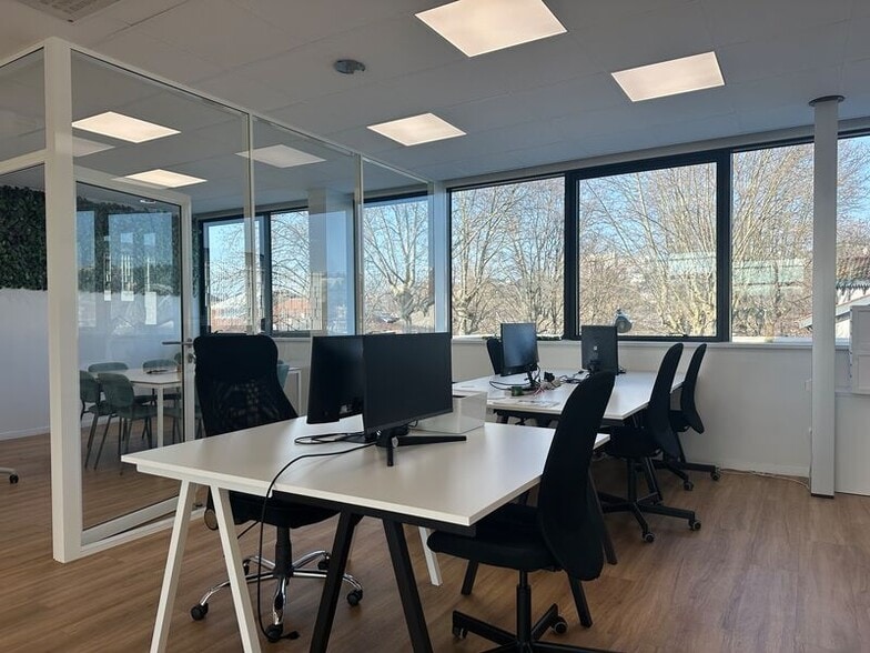 Office in Lyon to rent - Interior Photo - Image 2 of 7