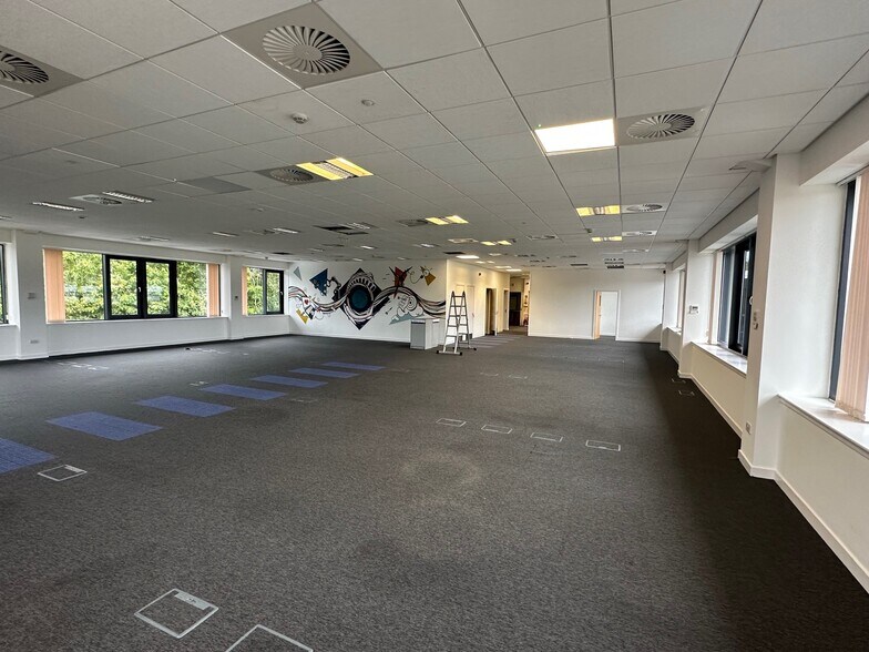 Bramah Ave, East Kilbride to rent - Building Photo - Image 2 of 7