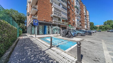 Calle Olímpica Conchita Puig, Alcorcón, Madrid to rent Building Photo- Image 1 of 27