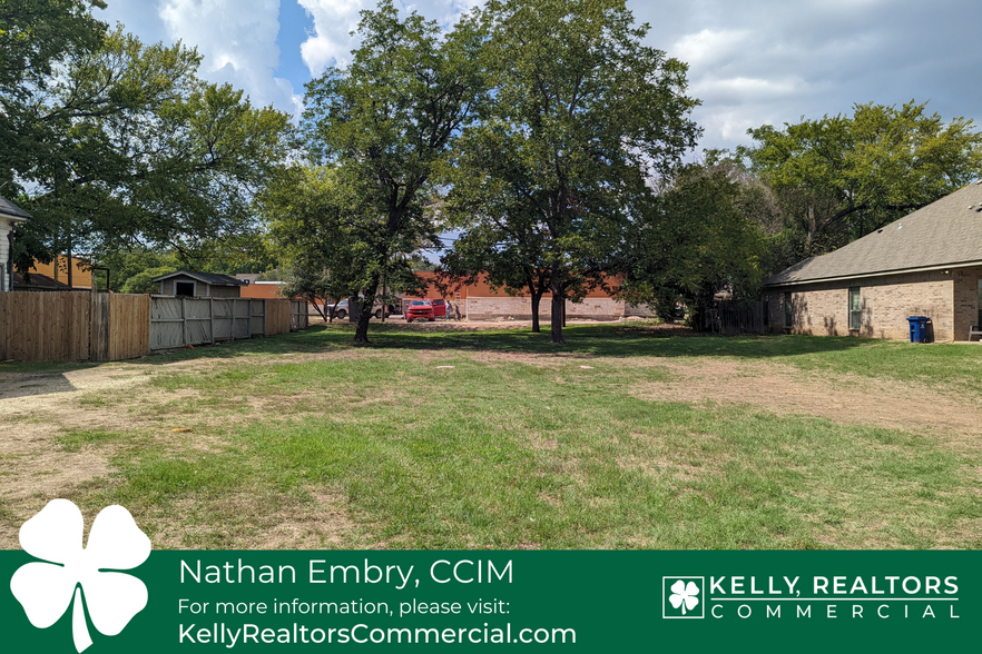 2121 Columbus Ave, Waco, TX for sale - Building Photo - Image 1 of 1