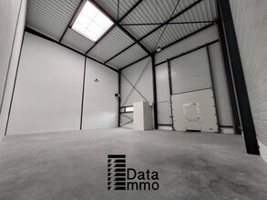 Light Industrial in Bussy-Saint-Georges for sale Interior Photo- Image 2 of 4