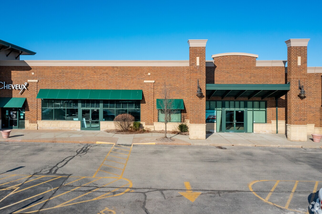 23052495 N 124th St, Brookfield 53005 Elmbrook Plaza