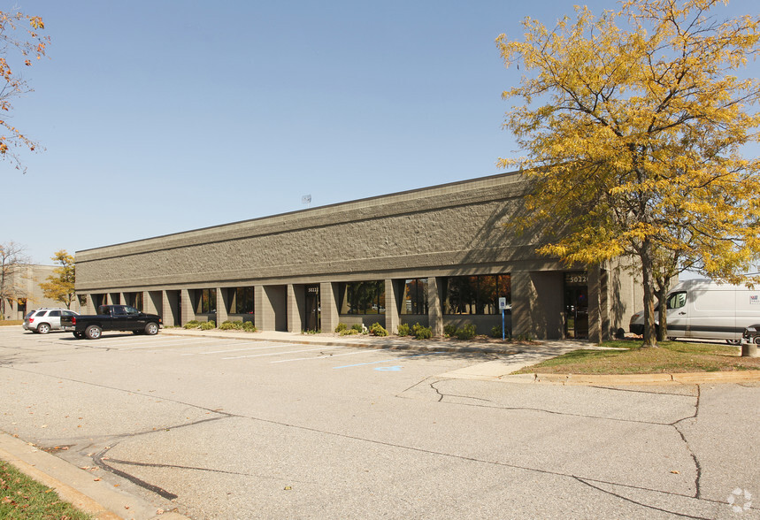 50220-50230 Dennis Industrial Ct, Wixom, MI for rent - Primary Photo - Image 1 of 4