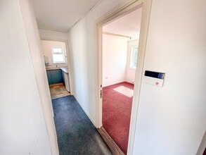 Unit 8 West Lane Trading Estate West Lane, Sittingbourne to rent Interior Photo- Image 2 of 14