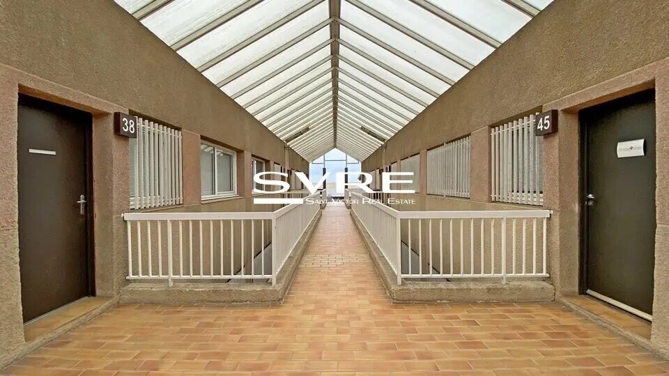 Office in Vitrolles to rent Primary Photo- Image 1 of 4