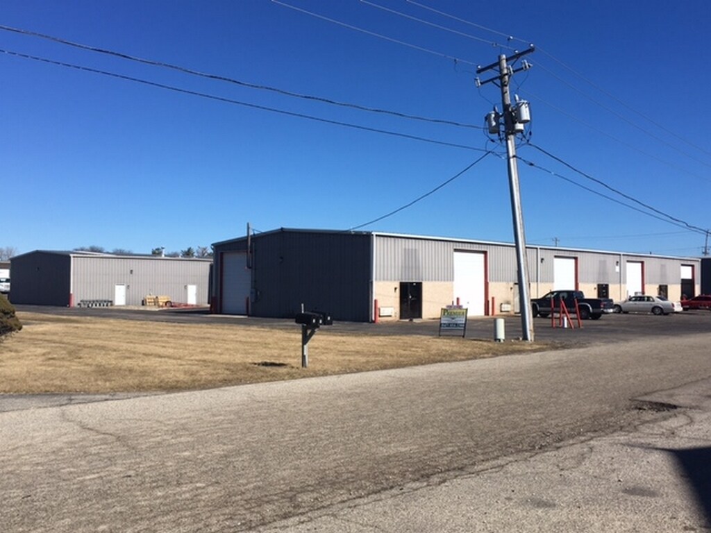 541 Jennings Dr, Lake In The Hills, IL for sale Building Photo- Image 1 of 1