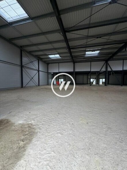 Light Industrial in Louvres for sale - Interior Photo - Image 3 of 9