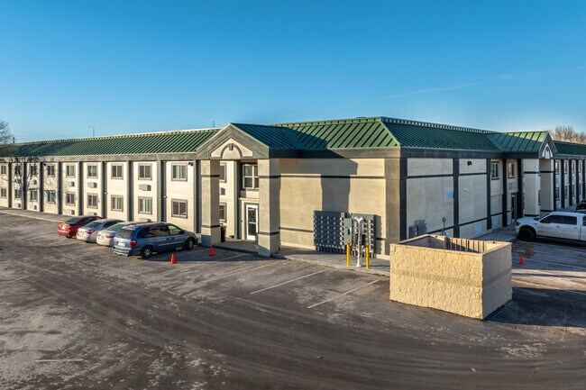 More details for 1525 W Havens Ave, Mitchell, SD - Retail to Rent