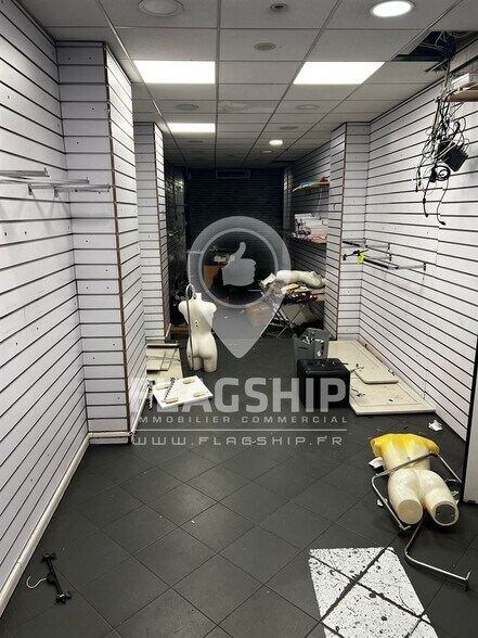 Retail in Paris for sale - Interior Photo - Image 2 of 4