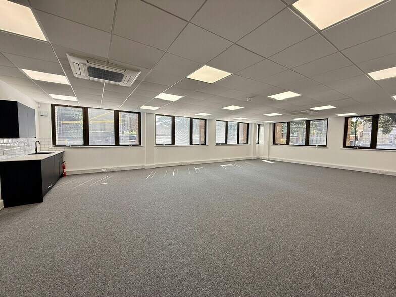 2 Poole Rd, Bournemouth to rent - Building Photo - Image 3 of 6