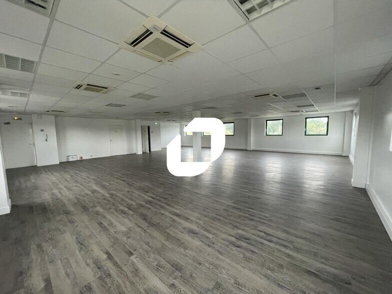 Light Industrial in Viry-Châtillon for sale - Interior Photo - Image 3 of 11